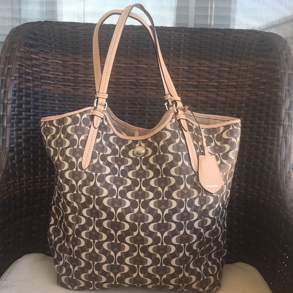 COACH Peyton Dream C ToteBag - Picture 2 of 16